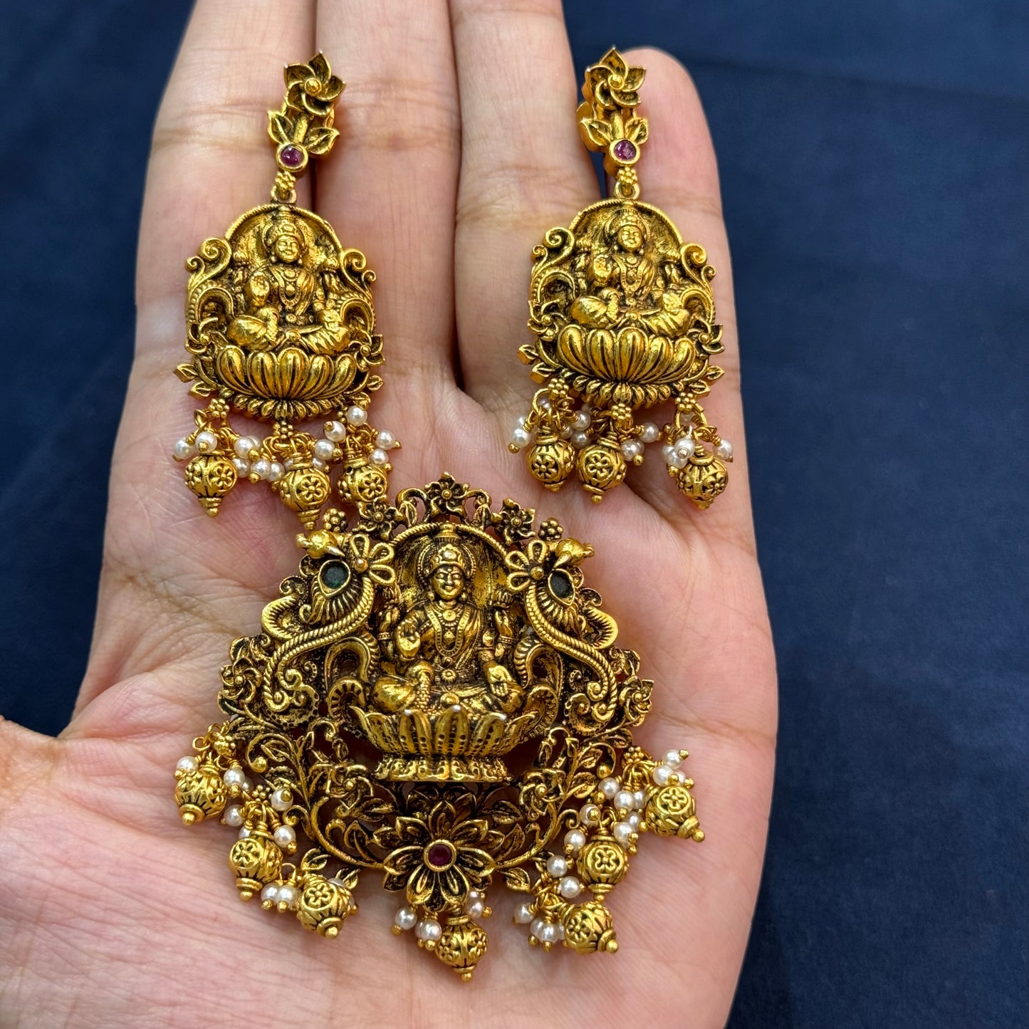Temple Pendant Set