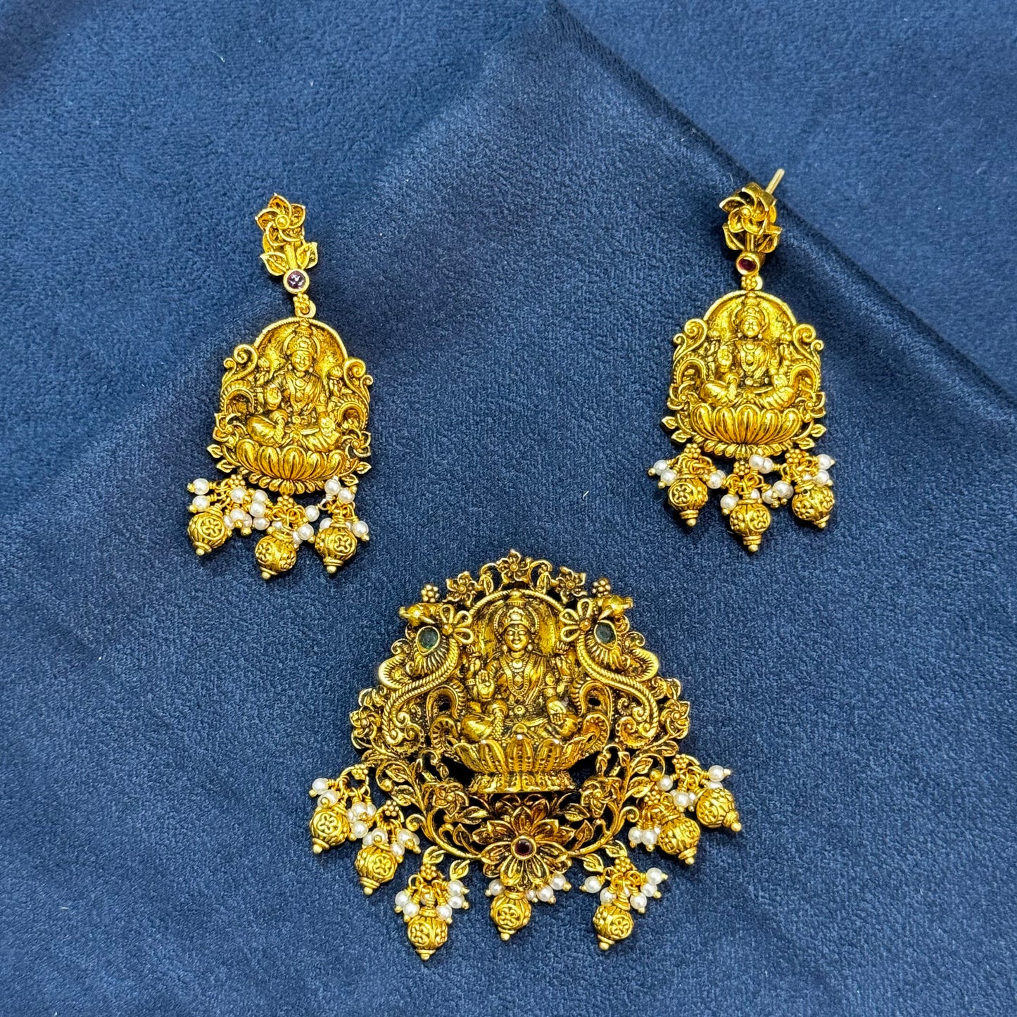 Temple Pendant Set